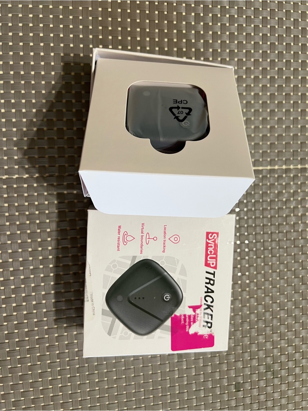 Tracker - Black GPS Bluetooth Tracker